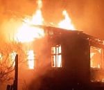 В Астрахани при ночном пожаре погибли женщина и ее 4-летний сын