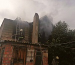 Под Астраханью горит двухэтажный жилой дом