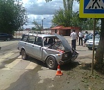 В Астраханской области пьяный водитель врезался в дерево