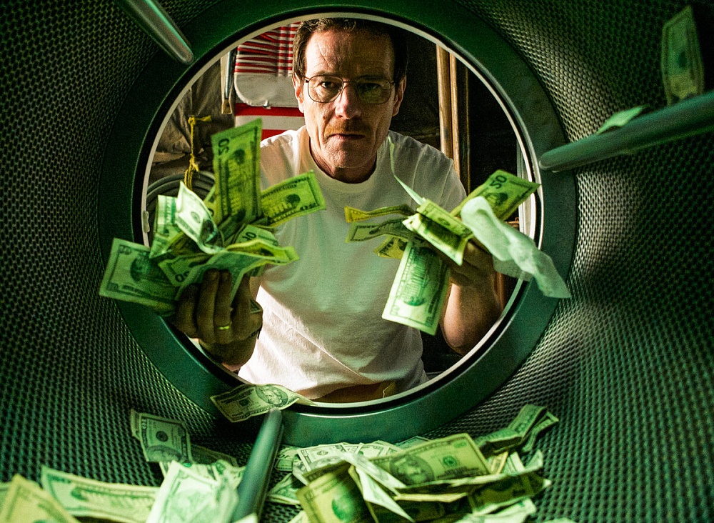 Два астраханца подозреваются в отмывании денег 