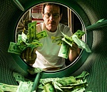 Два астраханца подозреваются в отмывании денег 