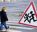  В Астраханской области 9-летняя девочка попала под машину