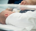 За 10 лет в Астрахани отказываться от детей стали в 5 раз меньше