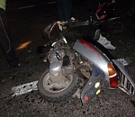 В Астрахани сгорел автомобиль, в Ахтубинске скутер врезался в дом