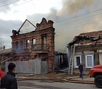 В центре Астрахани крупный пожар