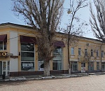 Мэрия Астрахани восьмой год оплачивает ущерб за дыру в полу купеческого особняка