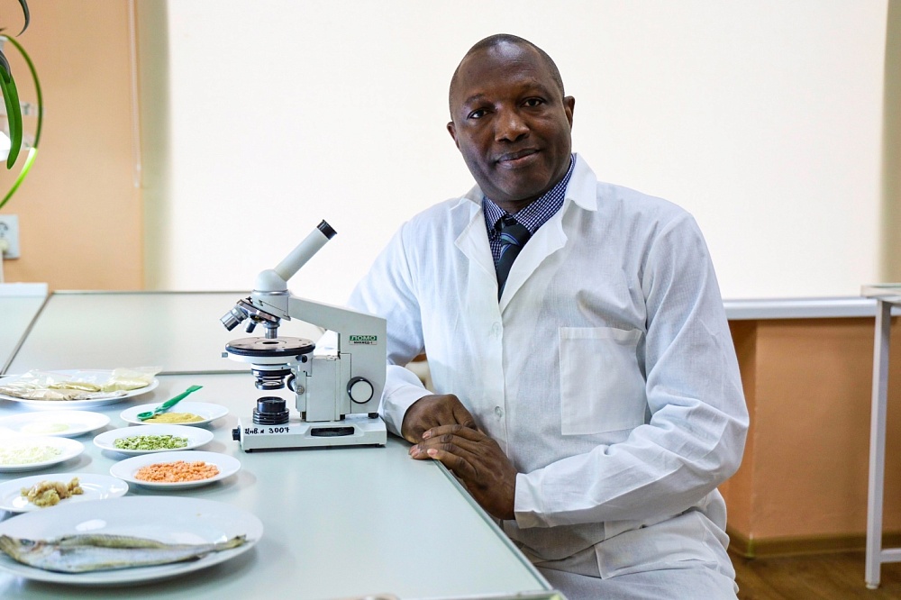 Продукт аспиранта астраханского вуза будут продавать в Африке