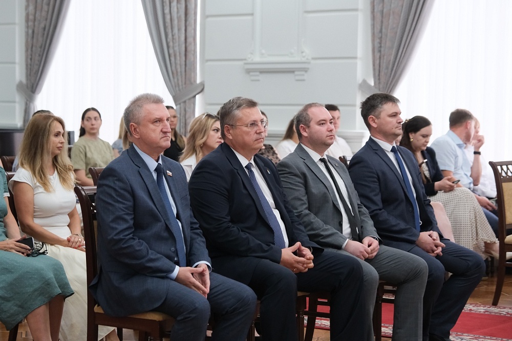 Работников торговой сферы Астраханской области отметили в честь профессионального праздника