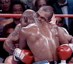 Астраханец во время драки повторил запрещенный прием Майка Тайсона