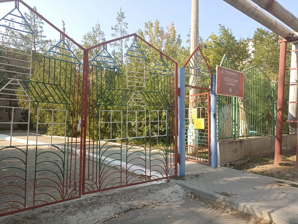 Что ждет отправленных в простой работников астраханского дома ребенка «Капелька»?