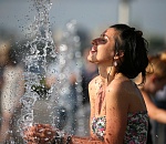 Спасатели предупреждают астраханцев о сильной жаре