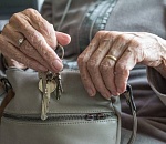 На Петровской набережной напали на астраханку, подозреваются два беспризорника