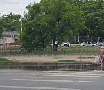 Улицу возле парка "Планета" затопило нечистотами