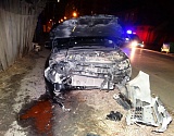 В Астрахани автоледи врезалась в бетонную опору