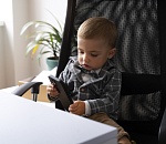 В Астрахани ребенок чуть не сделал в семейном бюджете брешь на  200 тысяч рублей