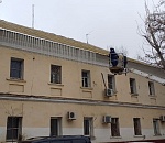 Мэр Астрахани призвал местных жителей выйти на борьбу с сосульками