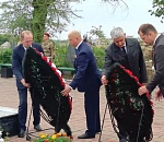 В Астрахани возложили венки к воинским мемориалам и памятникам Великой Отечественной войны