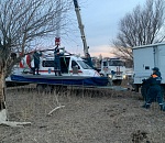 К отрезанным от мира 1435 астраханцам приехала аэромобильная группа МЧС