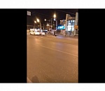В сеть попали кадры ночной драки на дороге в Астрахани