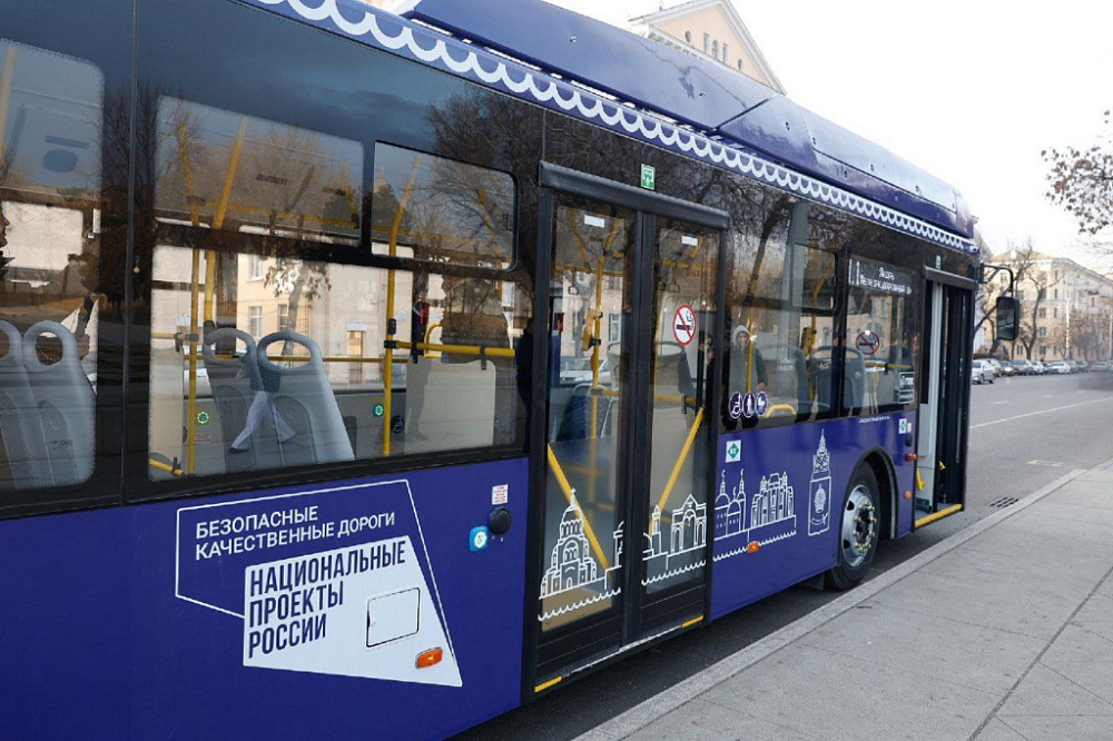 В Астрахани рассматривают возможность 50% скидки на проезд в новых автобусах школьникам и студентам