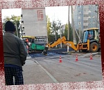 На улице Куликова между домами 73Б и 79 кладут асфальт