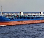 Грузовой теплоход сняли с мели на Волге