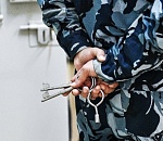 В Астрахани за взятку в 187 тысяч рублей осудят бывшего сотрудника ФСИН