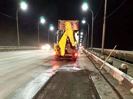 В Астрахани приступили к ремонту дорожного покрытия на Новом мосту