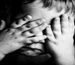 В Астрахани будут судить женщину, лишившую банального ухода четверых маленьких детей