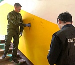 В Астрахани ссора соседей завершилась гибелью пенсионерки, которую избили и сбросили с лестницы