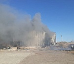 В Астрахани полыхает пивной склад