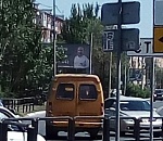 В Астрахани пассажирка маршрутки выпала из салона через заднюю дверь