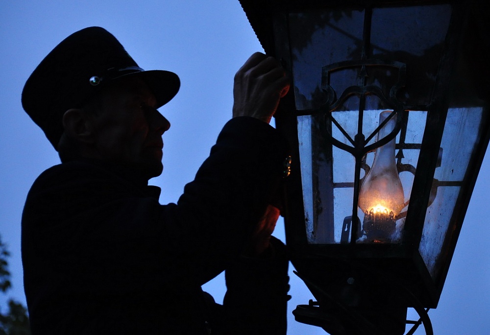 Астраханский численник. Город осветился керосином. А дрова страшно подорожали