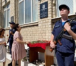 Память летчика-героя увековечили в Астрахани