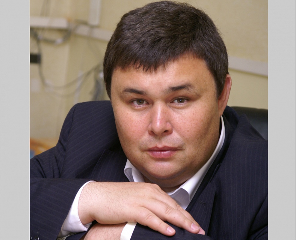 "Чиновничий аппарат надо сокращать"