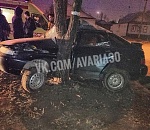 Подробности аварии в Астрахани, в которой машину почти разорвало