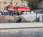 В центре Астрахани машина вылетела с дороги и перевернулась