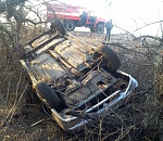 Под Астраханью опрокинулся автомобиль