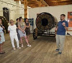 В Астрахани открылась интерактивная выставка, где можно потрогать торнадо