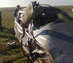 Под Астраханью опрокинулась иномарка и сгорела «шестерка»