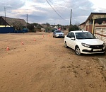 Скончавшийся за рулем астраханец врезался в дом