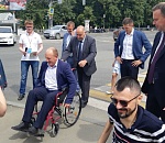 Астраханским чиновникам предложили раз в квартал передвигаться в инвалидной коляске