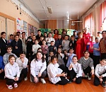 В запаромных селах Икрянинского района прошли благотворительные спектакли для детей