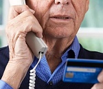 За день в Астрахани мошенники обчистили двух пенсионеров почти на 2,5 млн рублей