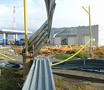 В Астраханской области шквалистый ветер оборвал линии электропередач и снес крышу автомойки