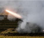 Российские военные впервые применили тяжелую огнеметную систему ТОС-2 в Астраханской области