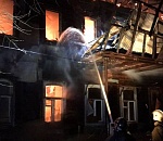 Спасатели почти восемь часов тушили пожар в центре Астрахани: кадры ЧП