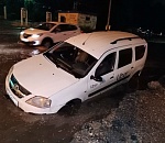 В Астрахани во время ливня утонуло такси