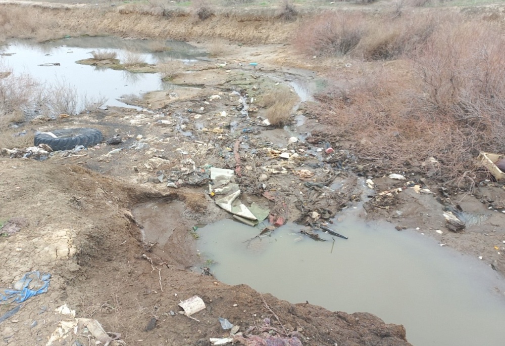 Черному ассенизатору выставили крупный счет за слив фекалий в астраханском поселке 