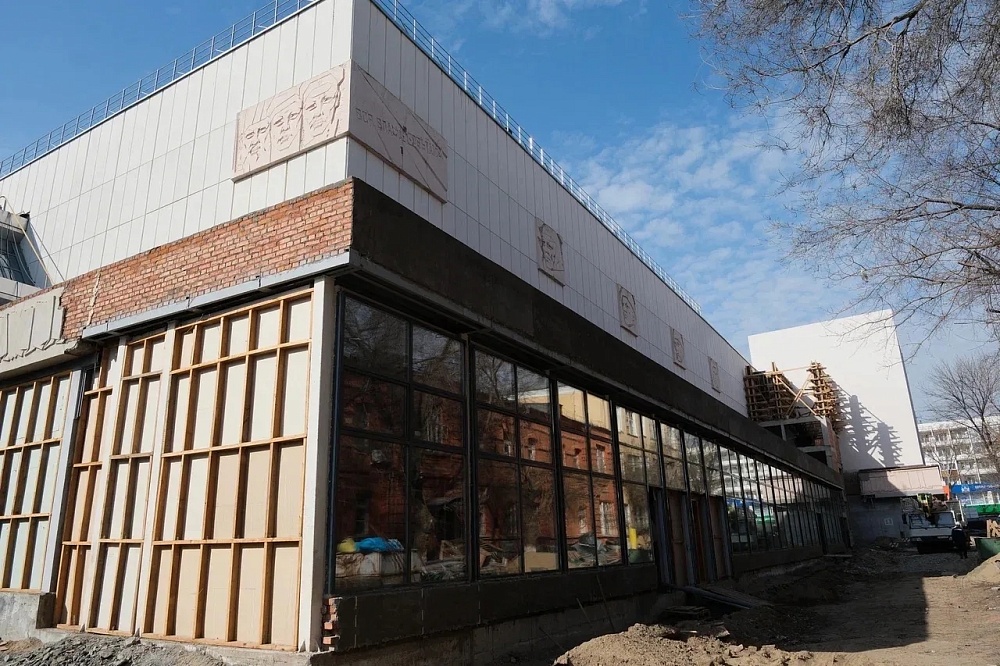 Игорь Бабушкин рассказал, как идет реставрация астраханского КРК «Октябрь»